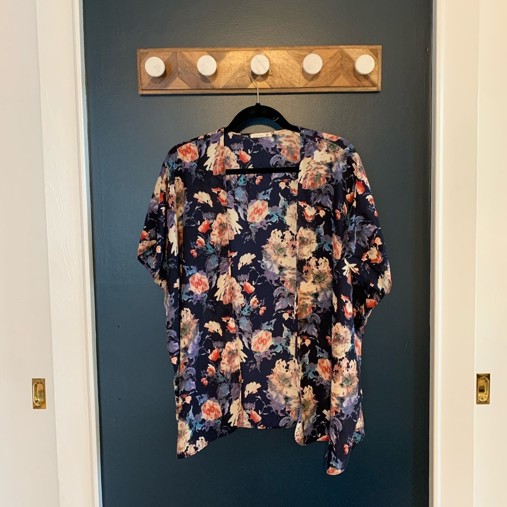Like New Floral Kimono 🌺
